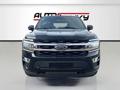 Used 2023 Ford Expedition Limited image 2