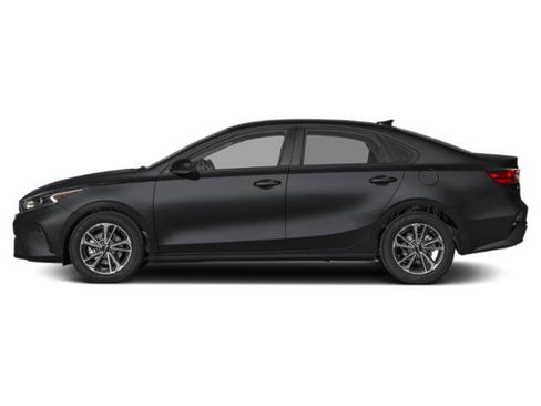 Certified 2024 Kia Forte LXS FWD image 3