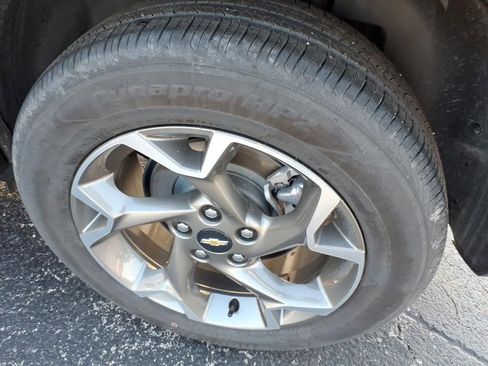 Used 2025 Chevrolet Trax LT w/ Driver Confidence Package FWD image 5