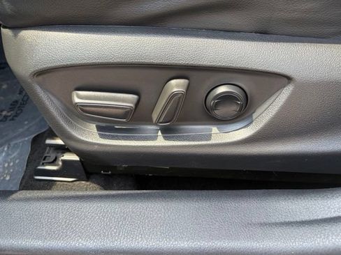 Used 2021 Toyota Camry SE FWD image 17
