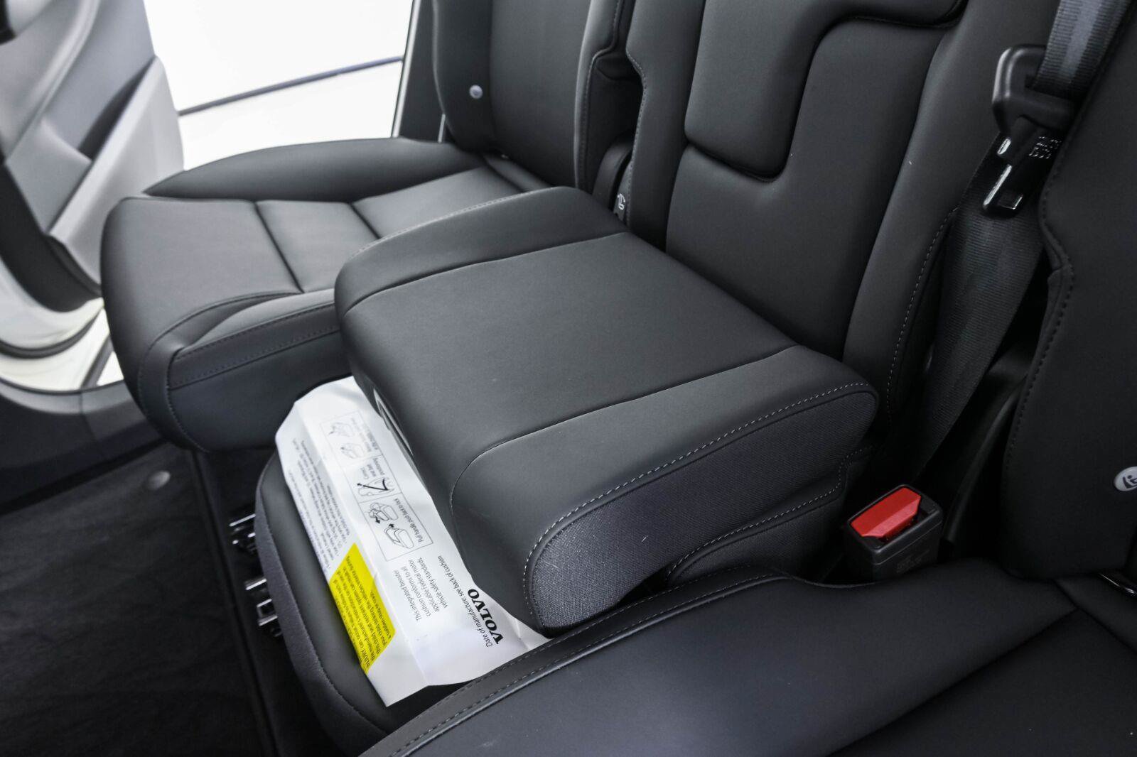 Certified 2025 Volvo EX90 Plus AWD/4WD image 20