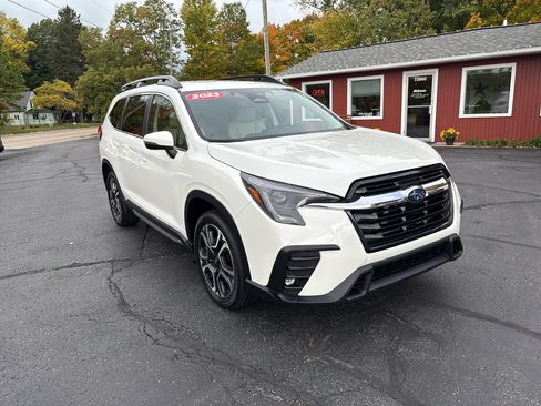 Used 2023 Subaru Ascent Limited image 2