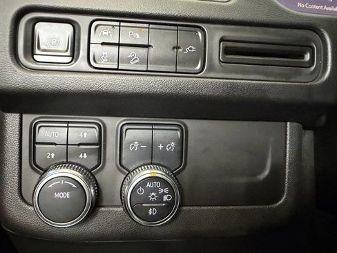 Used 2022 GMC Yukon XL AT4 AWD/4WD image 28