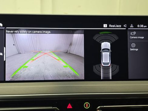 Certified 2025 BMW X4 xDrive30i w/ Premium Package image 18