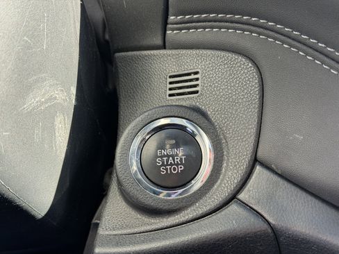 Used 2022 Subaru Outback Limited image 17