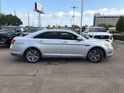 Used 2010 Ford Taurus Limited FWD image 4