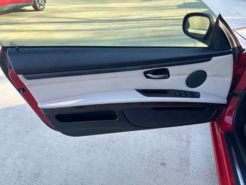 Used 2013 BMW 328i Convertible image 8