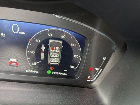 Used 2024 Honda Pilot Elite image 23