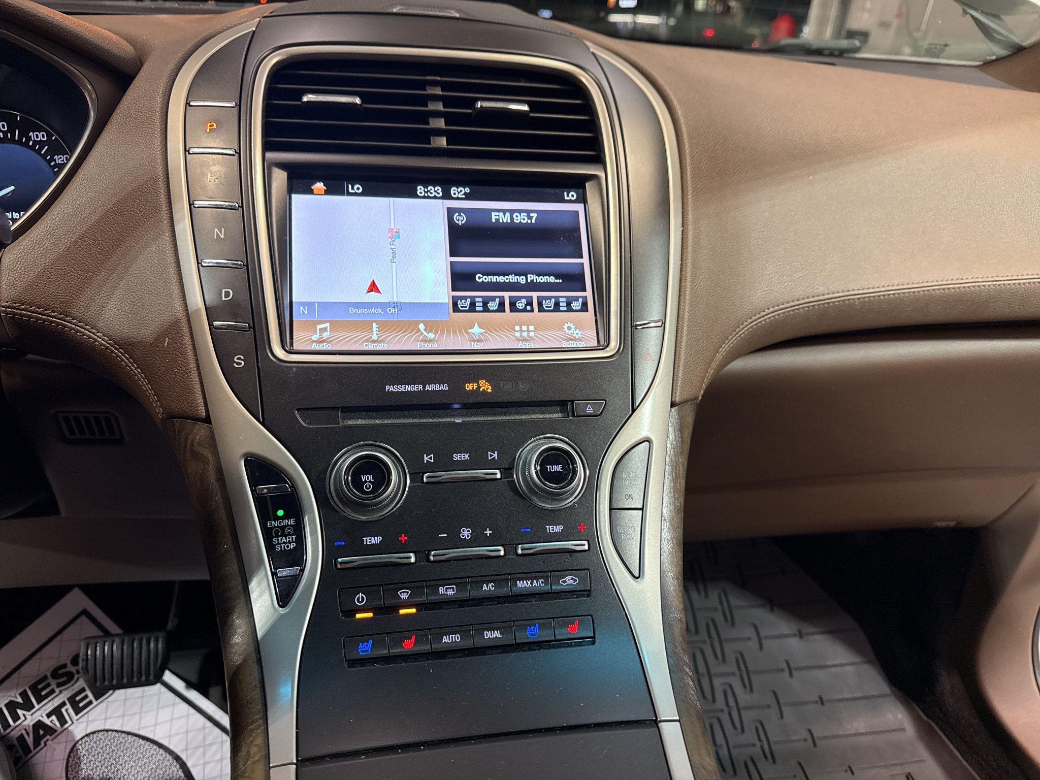 Used 2017 Lincoln MKX Reserve w/ Lincoln MKX Climate Package AWD/4WD image 20