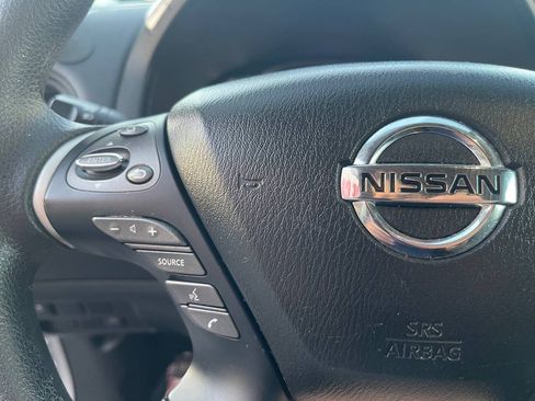 Used 2017 Nissan Pathfinder S image 33