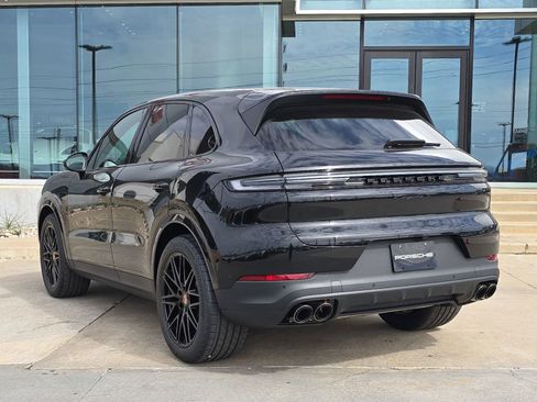 New 2026 Porsche Cayenne S image 3