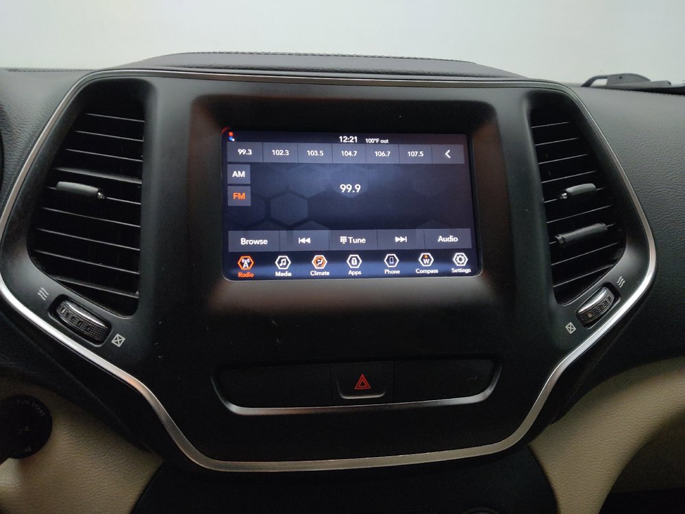 Used 2020 Jeep Cherokee Latitude FWD image 25