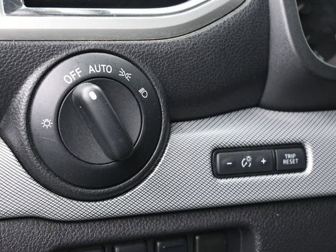 Used 2018 Nissan Titan PRO-4X w/ Pro-4x Convenience Package image 16