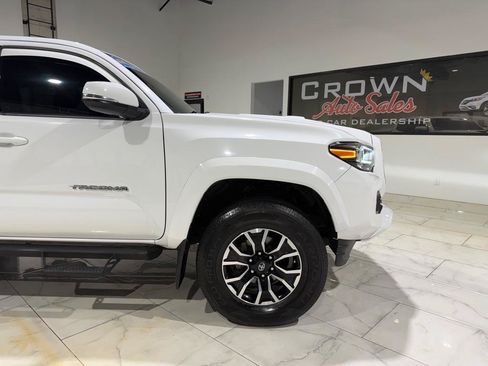 Used 2020 Toyota Tacoma TRD Sport w/ Technology Package RWD image 6