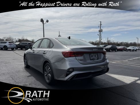 Used 2024 Kia Forte LXS image 7