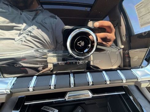 New 2026 GMC Yukon XL Denali w/ Denali Reserve Package image 18