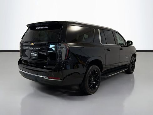 Used 2026 Chevrolet Suburban LT w/ Comfort Package AWD/4WD image 10