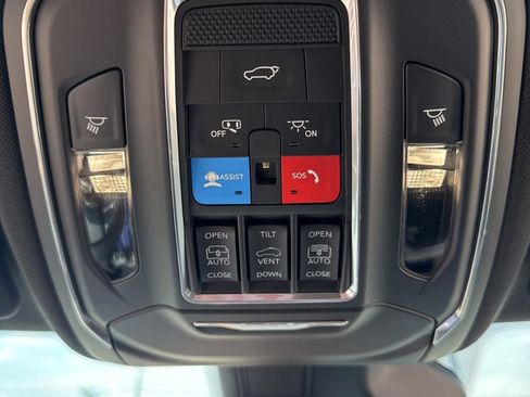 New 2025 Jeep Grand Cherokee Limited image 19