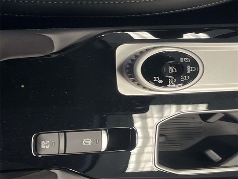 New 2026 Mitsubishi Outlander SE image 21