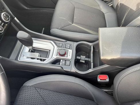 Used 2023 Subaru Forester Premium image 31