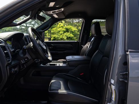 New 2026 RAM 3500 Limited AWD/4WD image 24