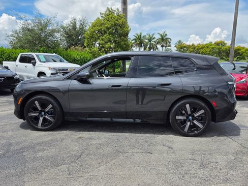 Used 2024 BMW iX xDrive50 w/ Sport Package AWD/4WD image 15