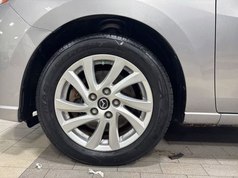 Used 2014 MAZDA MAZDA5 Sport image 29