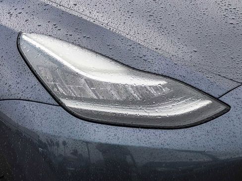 Used 2020 Tesla Model Y Performance image 4