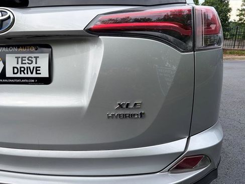 Used 2016 Toyota RAV4 XLE AWD/4WD image 7