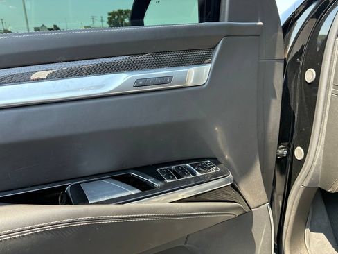 Used 2025 Cadillac Escalade V AWD/4WD image 10