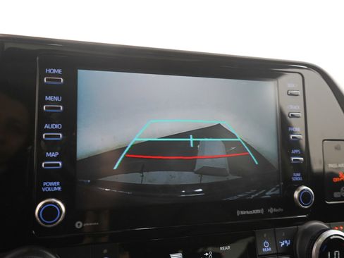 Used 2020 Toyota Highlander XLE AWD/4WD image 30