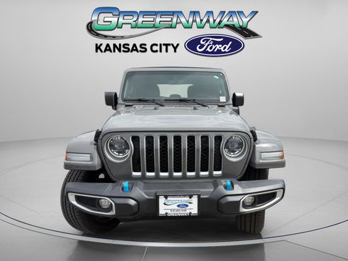 Used 2023 Jeep Wrangler Unlimited Sahara w/ Cold Weather Group AWD/4WD image 2