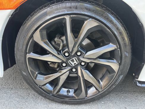 Used 2017 Honda Civic Sport image 17