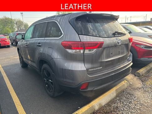 Used 2019 Toyota Highlander SE image 4