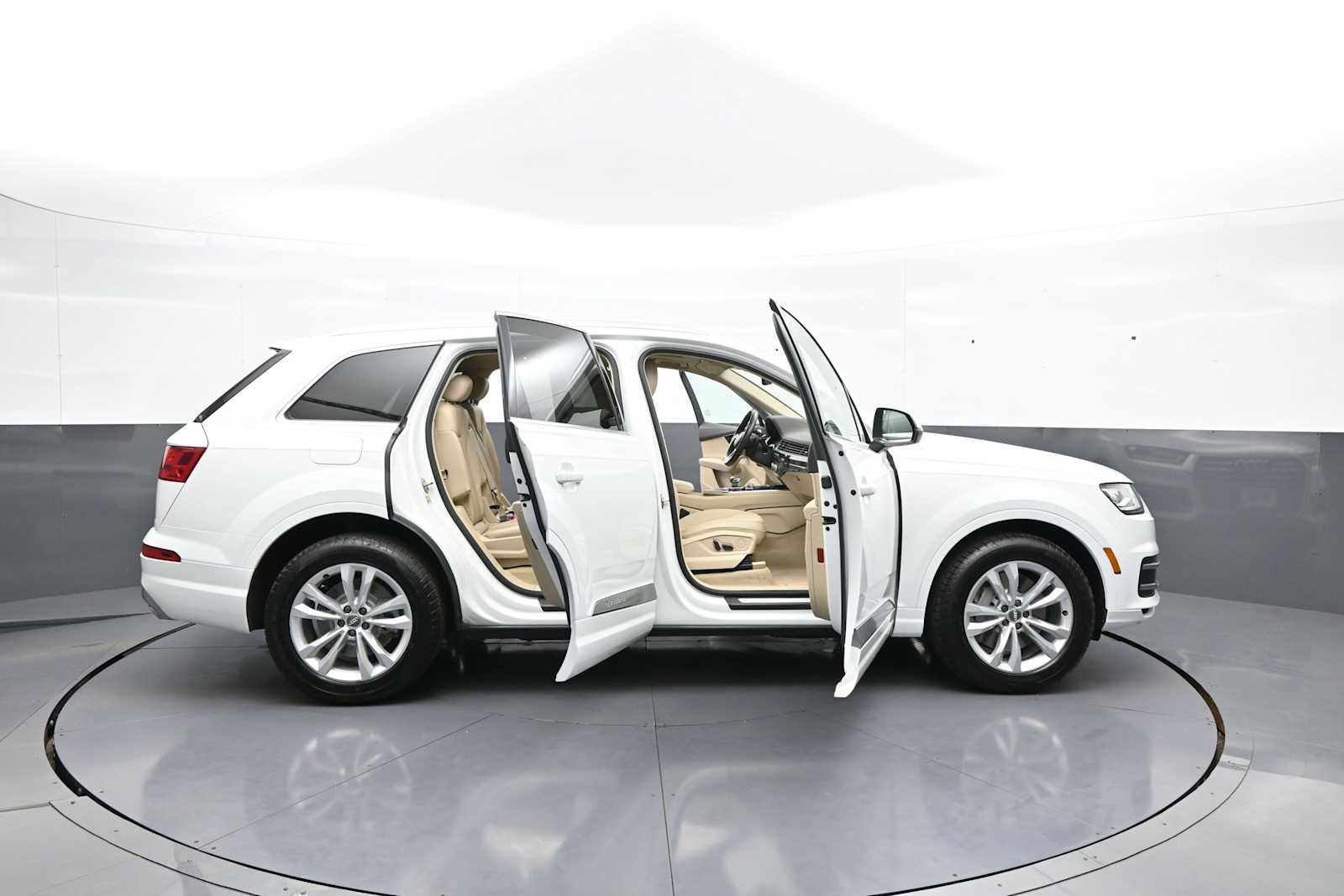Used 2019 Audi Q7 3.0T Premium w/ Convenience Package AWD/4WD image 44