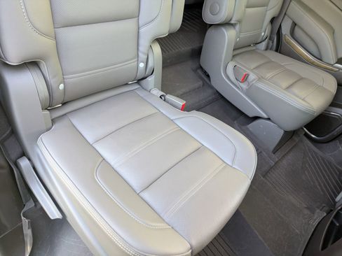 Used 2020 GMC Yukon Denali w/ Denali Ultimate Package image 35