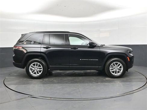 New 2025 Jeep Grand Cherokee Laredo X image 2