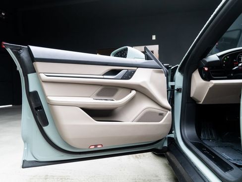 Used 2025 Porsche Taycan RWD image 20