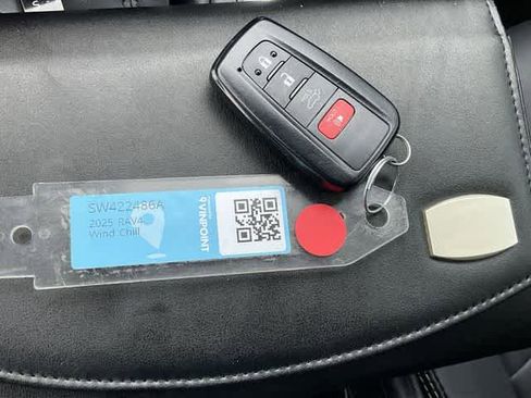 Used 2025 Toyota RAV4 XLE Premium FWD image 28