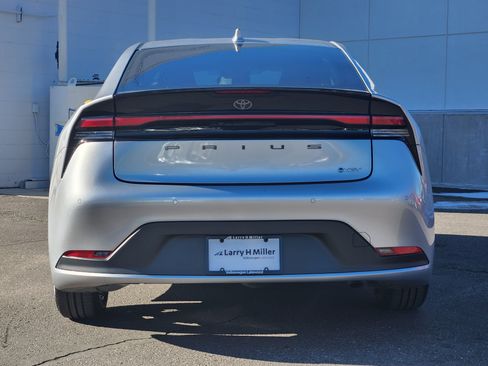 Used 2023 Toyota Prius LE image 5