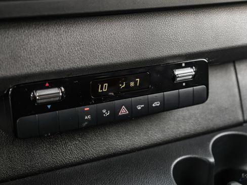 Used 2022 Mercedes-Benz Sprinter 2500 image 53