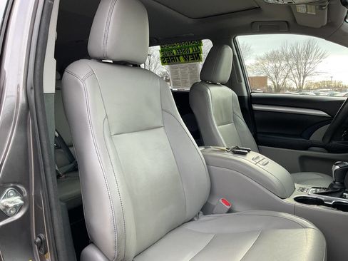 Used 2015 Toyota Highlander XLE image 46