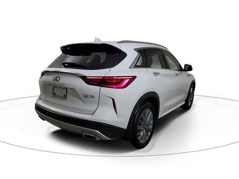Certified 2025 INFINITI QX50 Luxe image 4