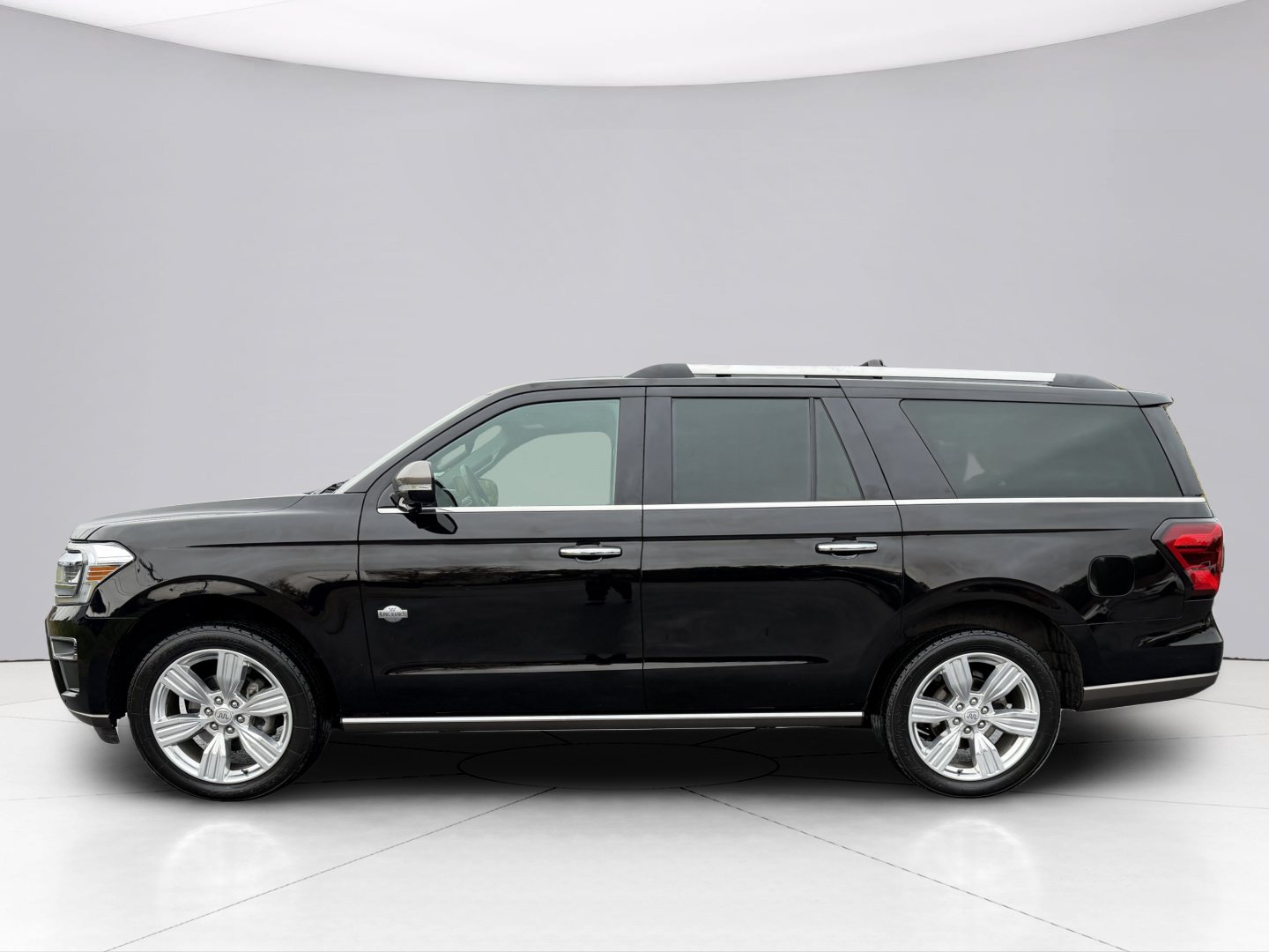 Used 2024 Ford Expedition Max King Ranch AWD/4WD image 2