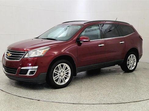 Used 2015 Chevrolet Traverse LT w/ Style and Technology Package FWD image 3