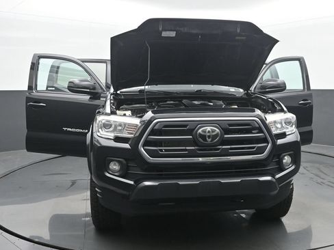 Used 2019 Toyota Tacoma SR5 RWD image 55