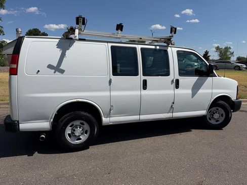 Used 2015 Chevrolet Express 2500 RWD image 4
