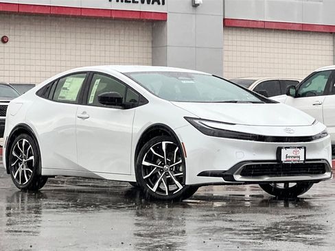 New 2026 Toyota Prius XSE image 2