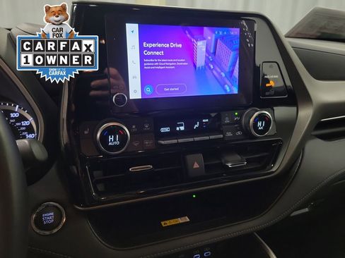 Used 2023 Toyota Highlander XLE image 14