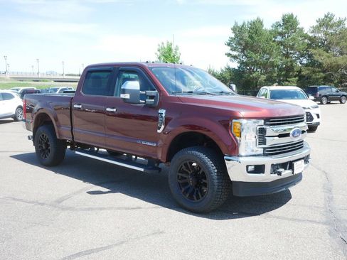 Used 2017 Ford F350 XLT w/ XLT Premium Package AWD/4WD image 3